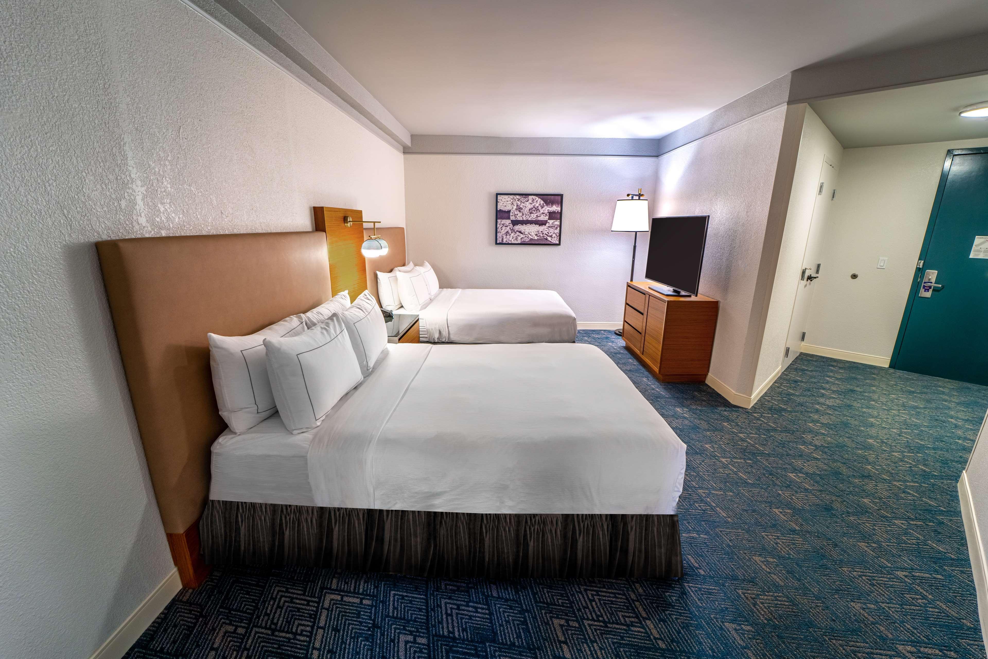 Hotel Doubletree By Hilton Tampa Rocky Point Waterfront Extérieur photo