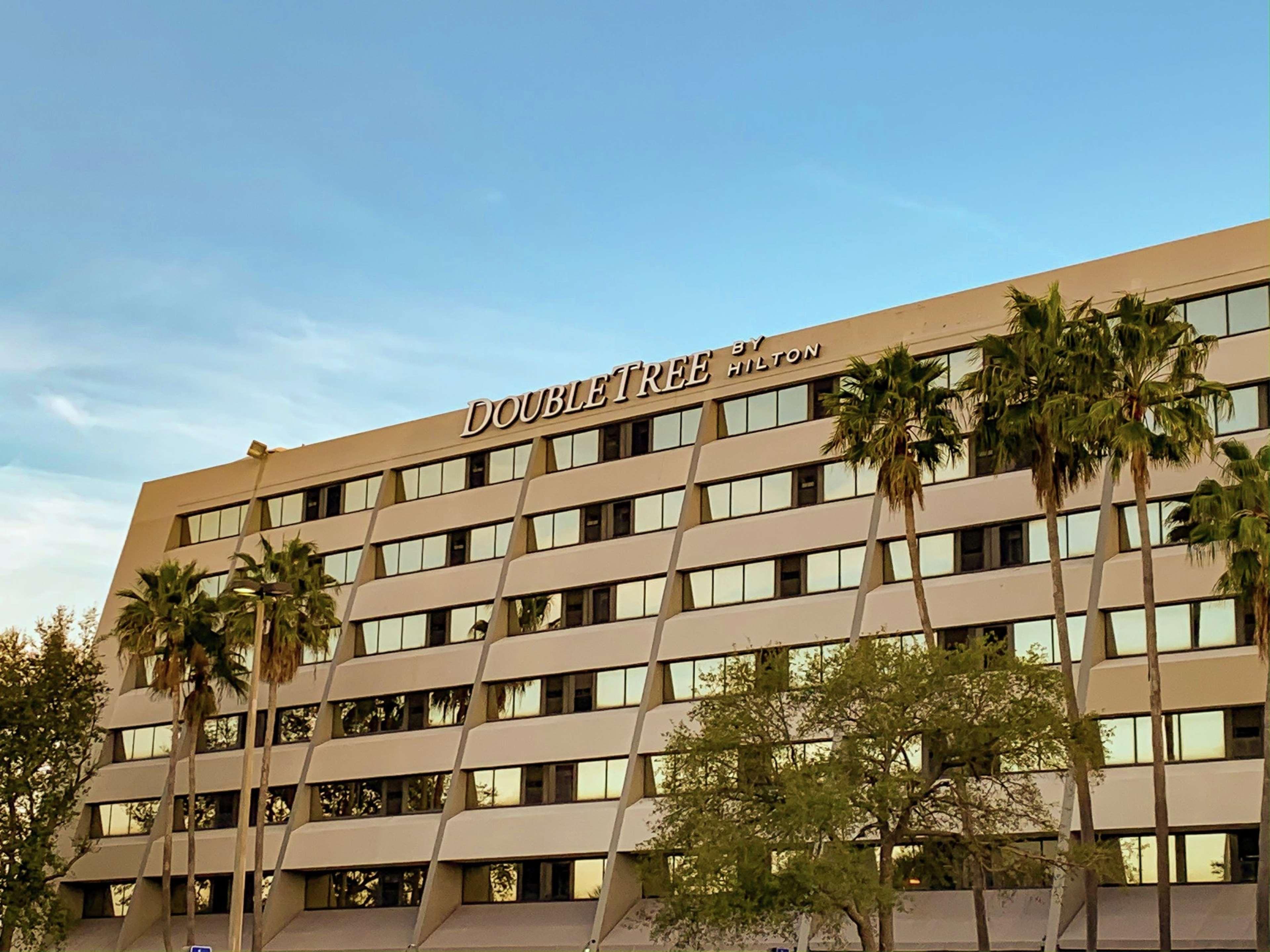 Hotel Doubletree By Hilton Tampa Rocky Point Waterfront Extérieur photo