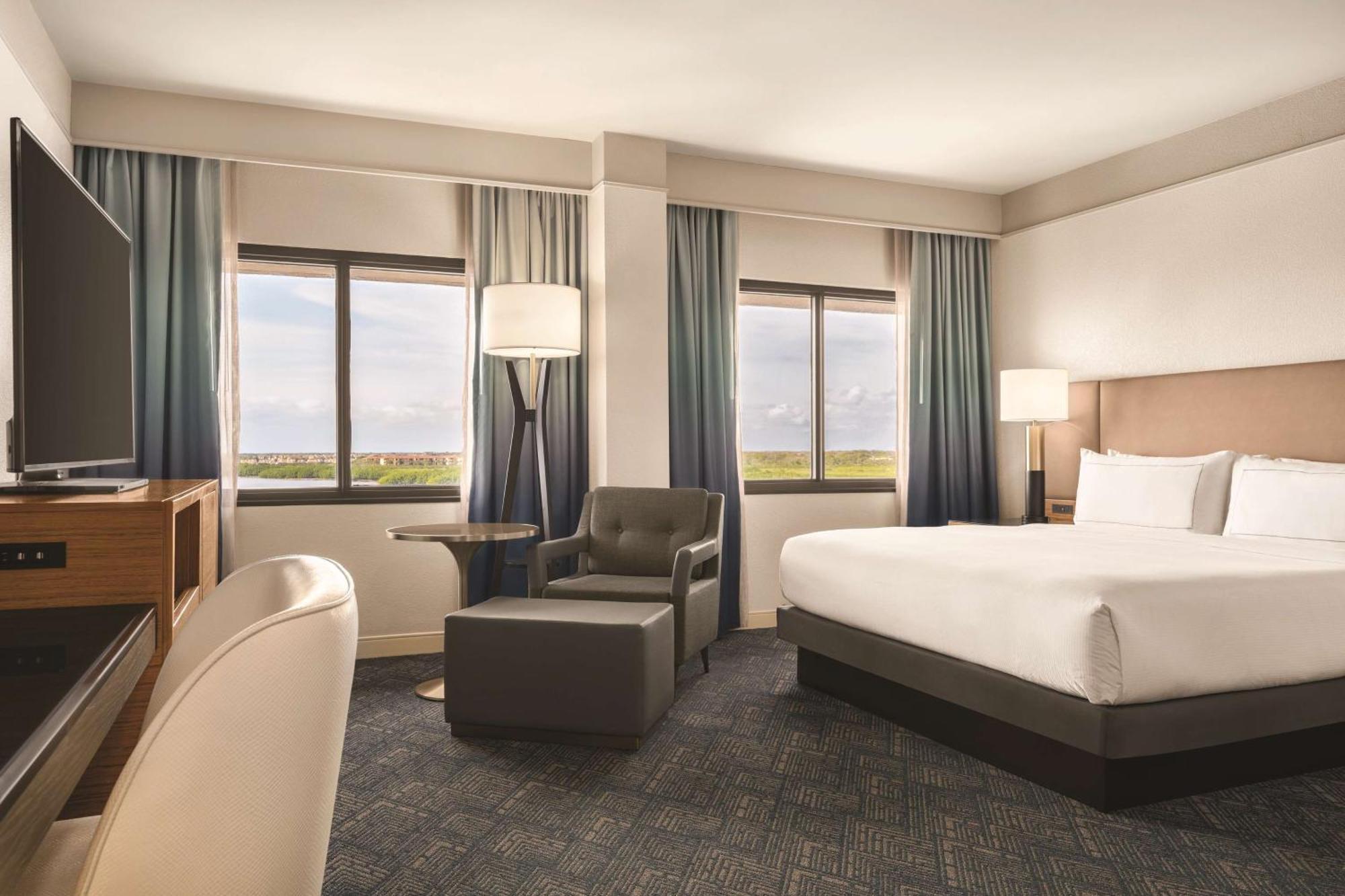 Hotel Doubletree By Hilton Tampa Rocky Point Waterfront Extérieur photo